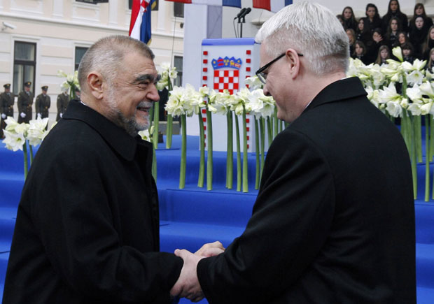 Месић и Јосиповић се огласили после победе Милановића: Колинда од своје функције направила естраду 